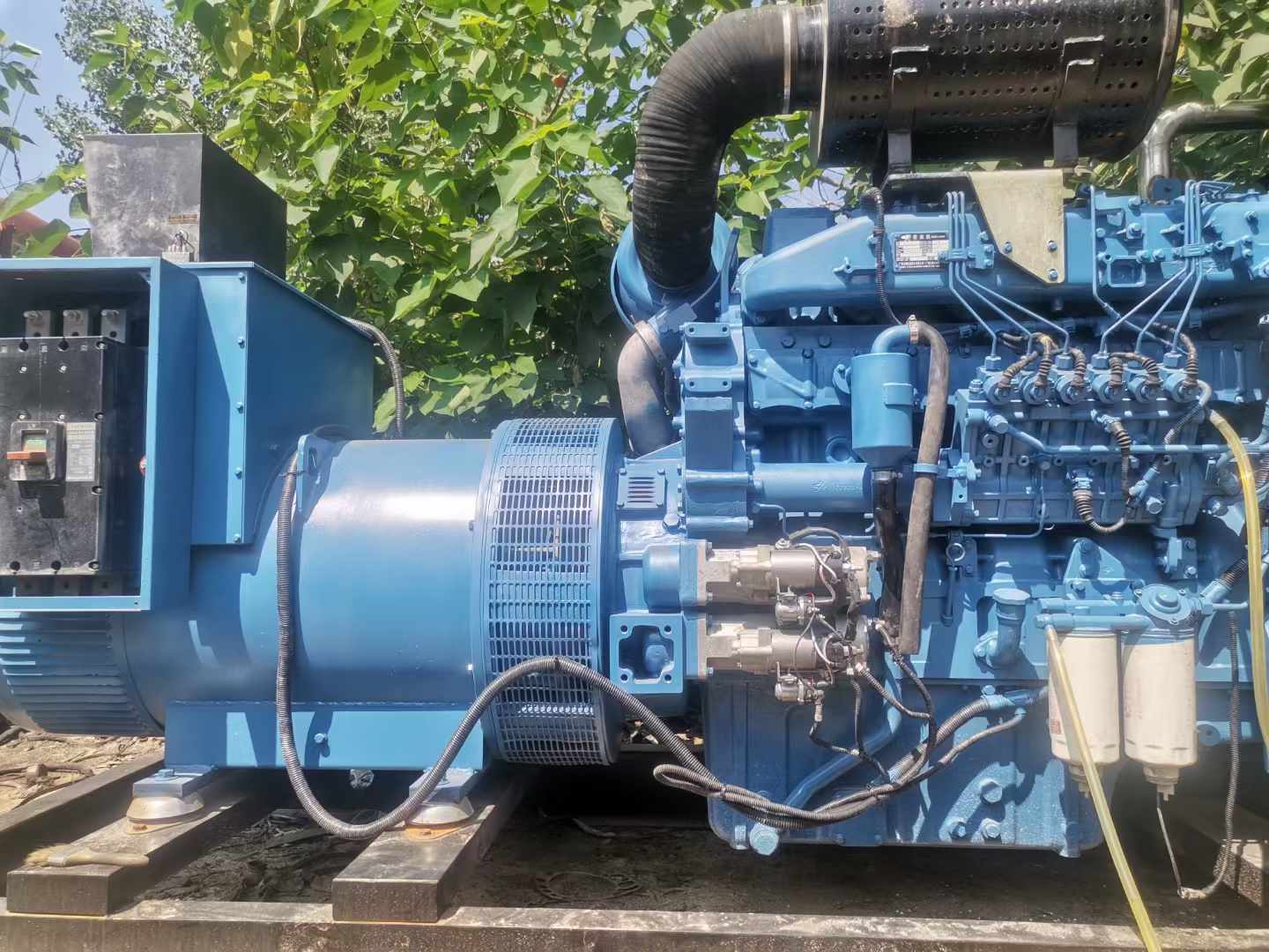 洛宁详细说明降低 800kW 柴油发电机输出电流波动的方法
