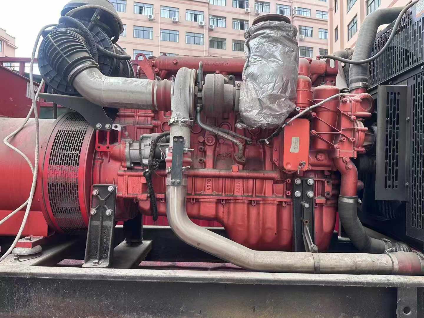 洛宁如何选择适合 600kW 柴油发电机组的过载保护器？
