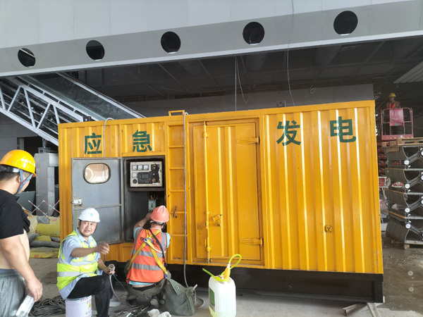 洛宁怎样判断空气滤清器是否需要更换？