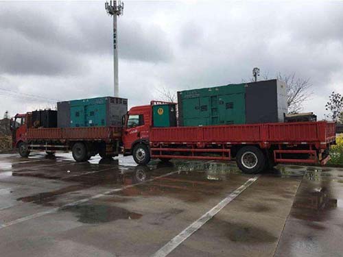 洛宁涂抹密封胶后，需要等待多长时间才能安装水冷式机油散热器密封件？